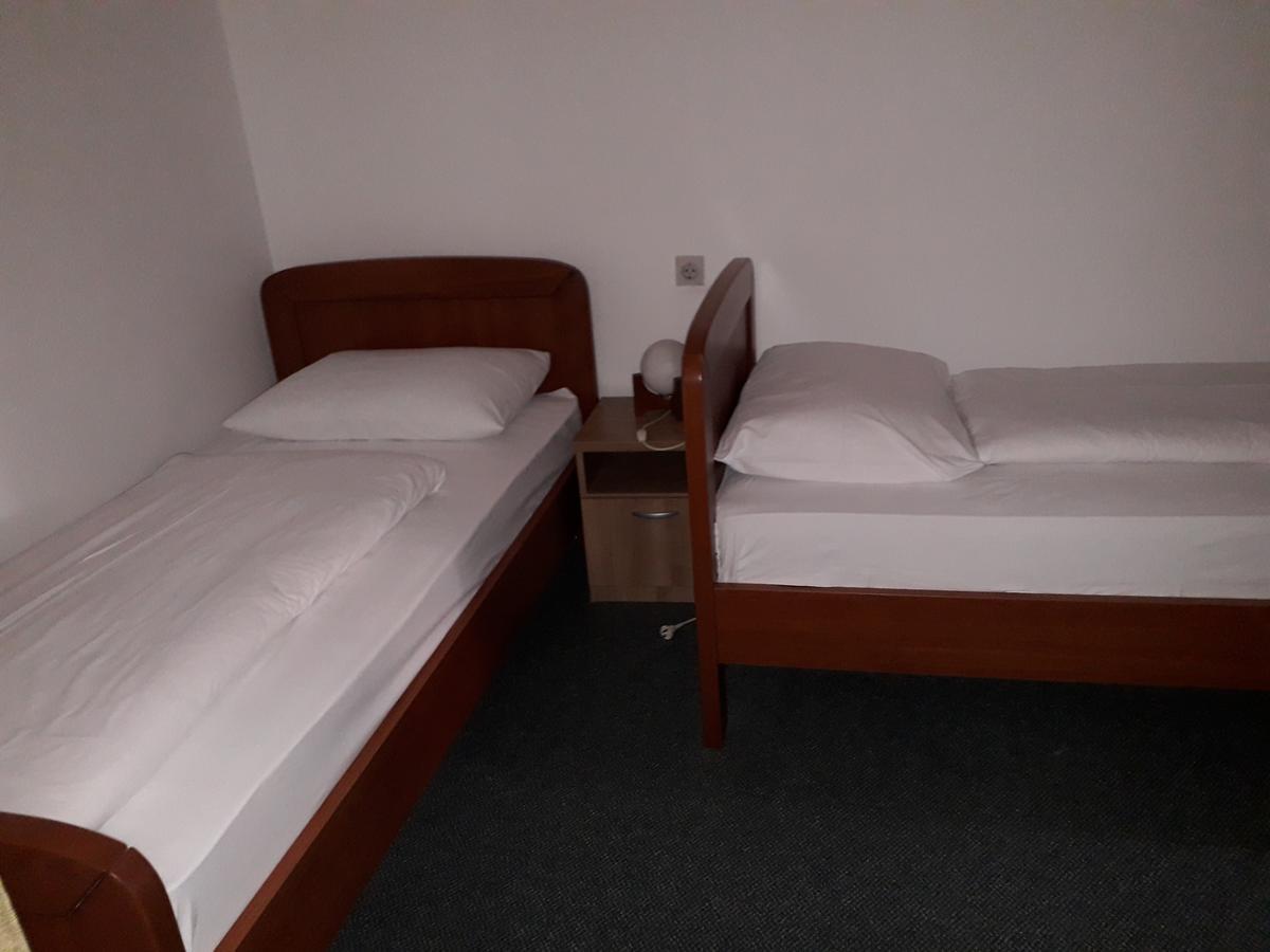 מאלינסקה Apartments And Rooms Haludovo - Ribarsko Selo מראה חיצוני תמונה