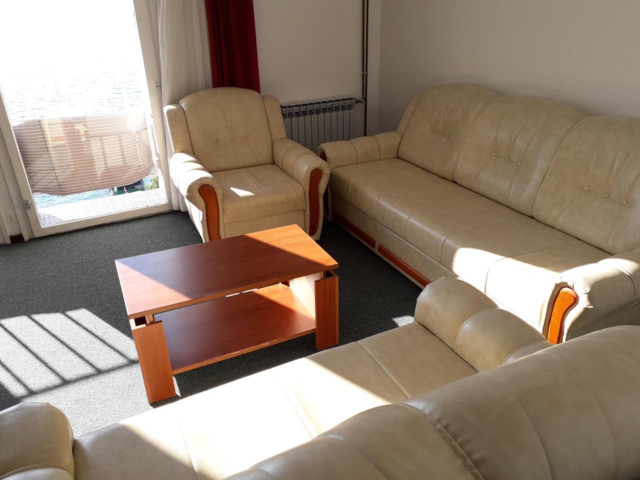 מאלינסקה Apartments And Rooms Haludovo - Ribarsko Selo מראה חיצוני תמונה